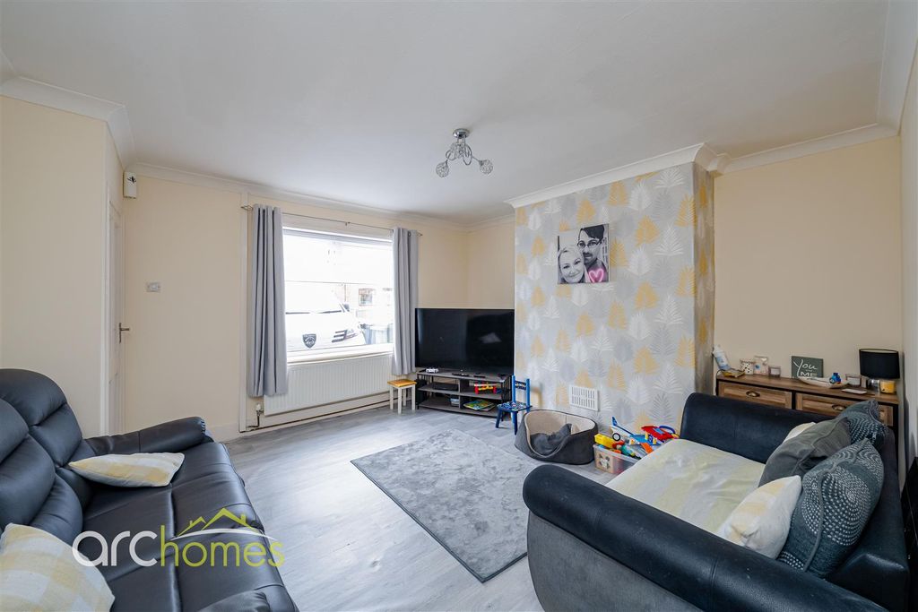 Property photo 2 of 12 Gloucester-1.Jpg