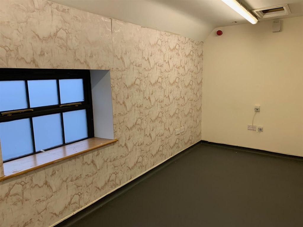 Property photo 2 of 10 Img_4083.Jpg