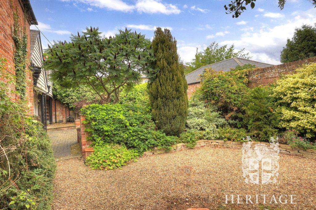 Property photo 2 of 27 Picture No. 04