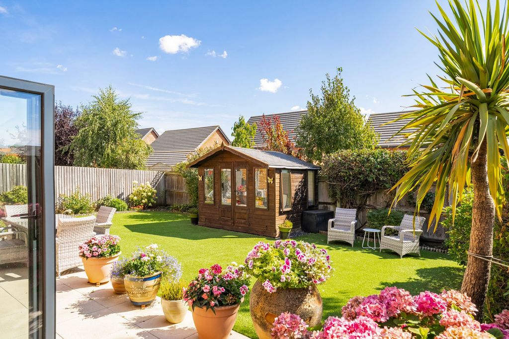 Property photo 2 of 24
