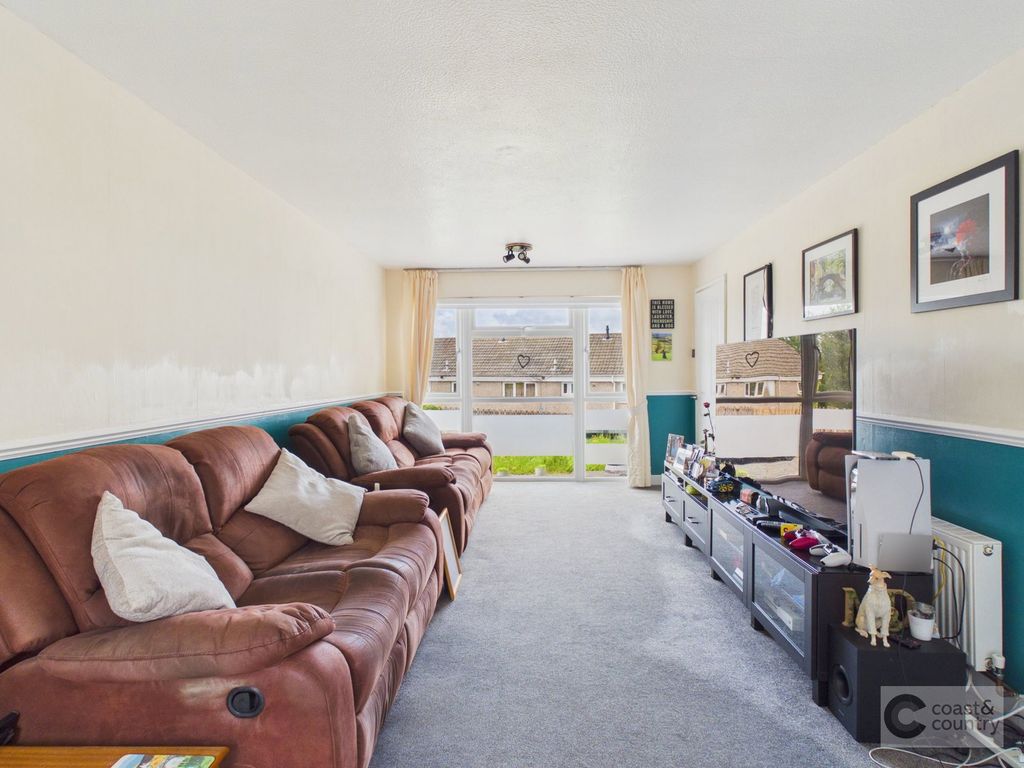 Property photo 2 of 25