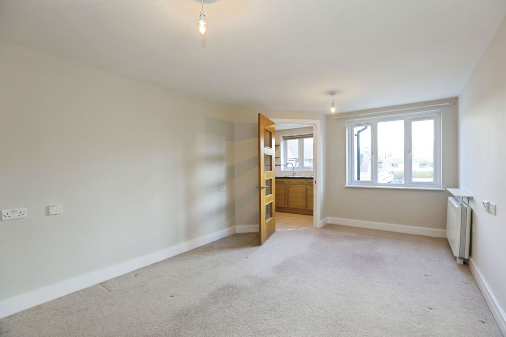 Property photo 3 of 21