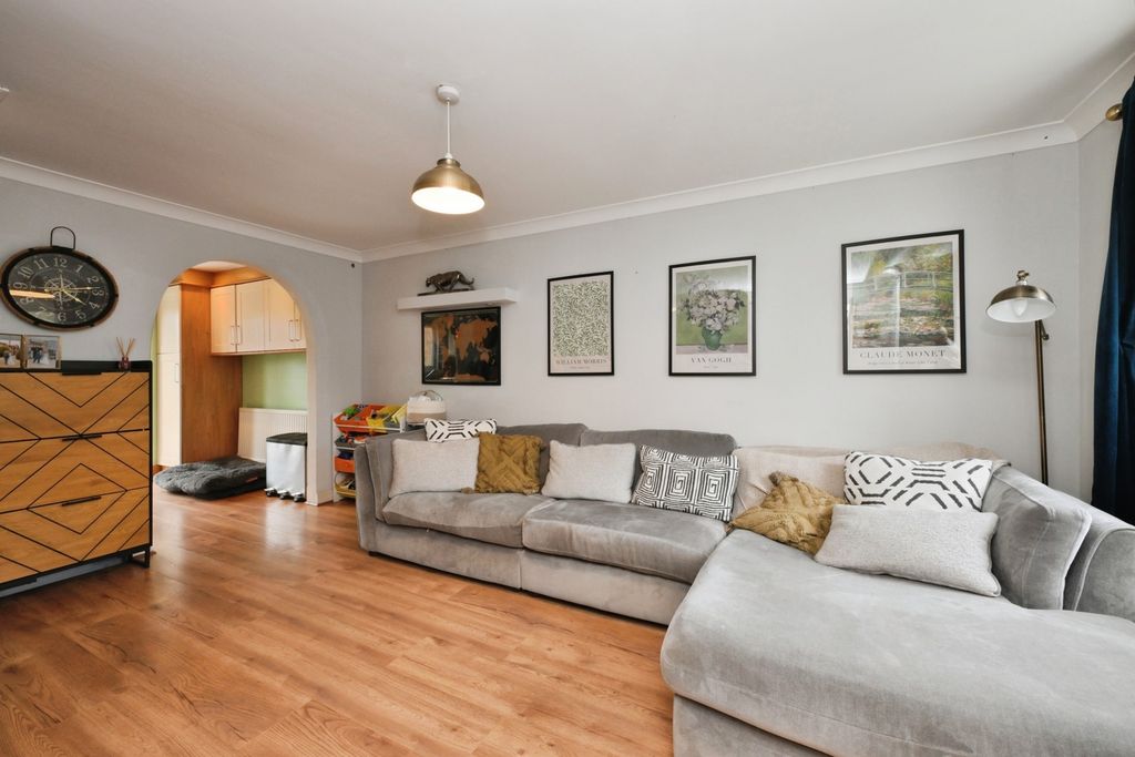 Property photo 3 of 16 Living Room