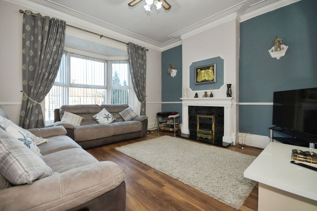 Property photo 2 of 16 Photo