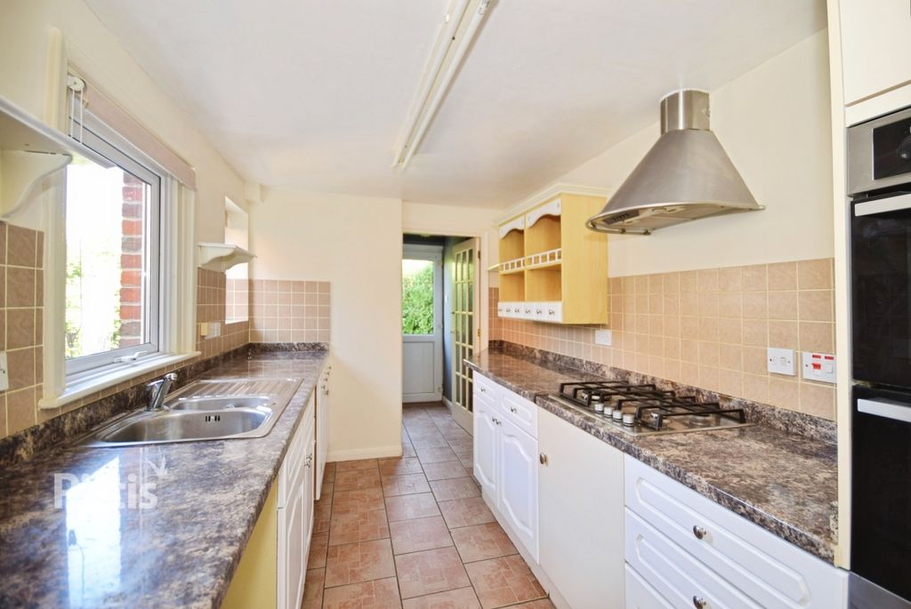 Property photo 3 of 16