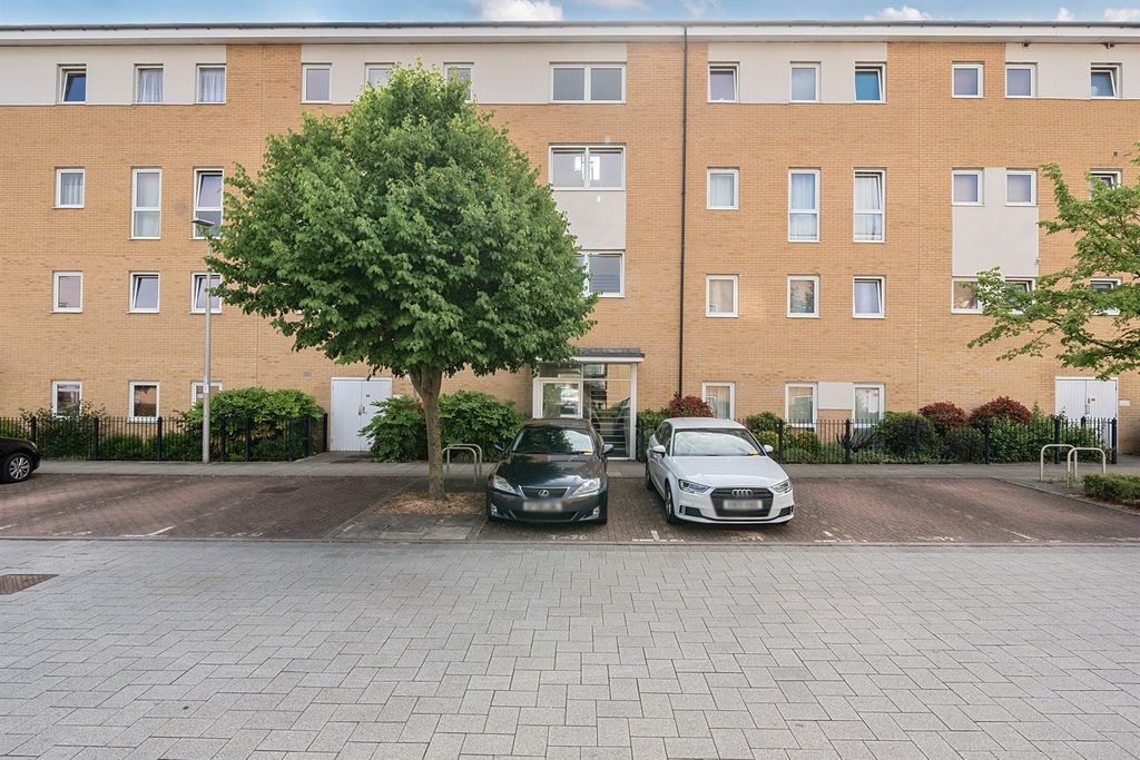 Property photo 1 of 9 (Main)