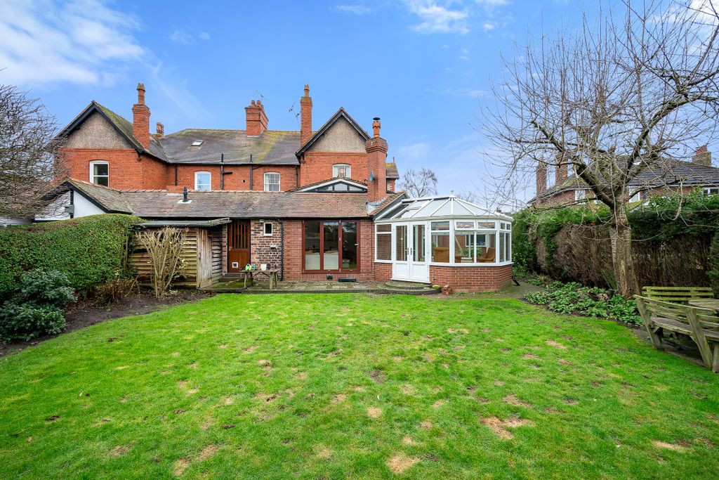 Property photo 2 of 25