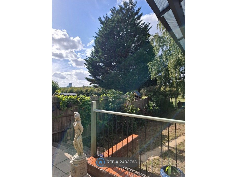 Property photo 2 of 35
