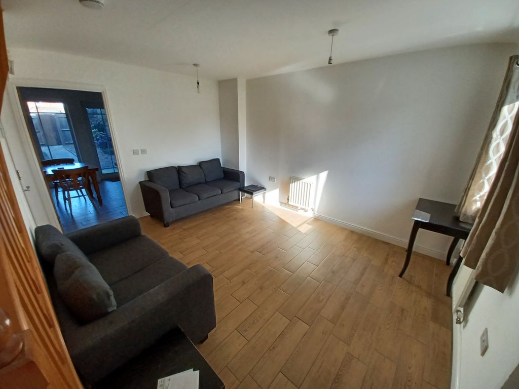 Property photo 1 of 15 4 Bedroom Semi Detached For Rent