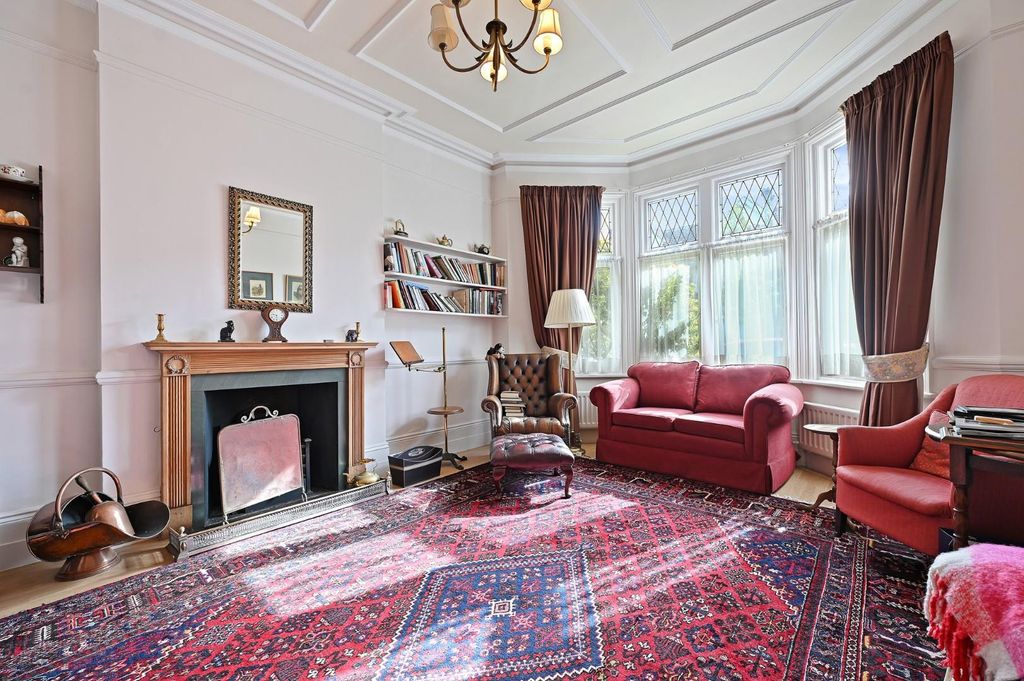 Property photo 2 of 11