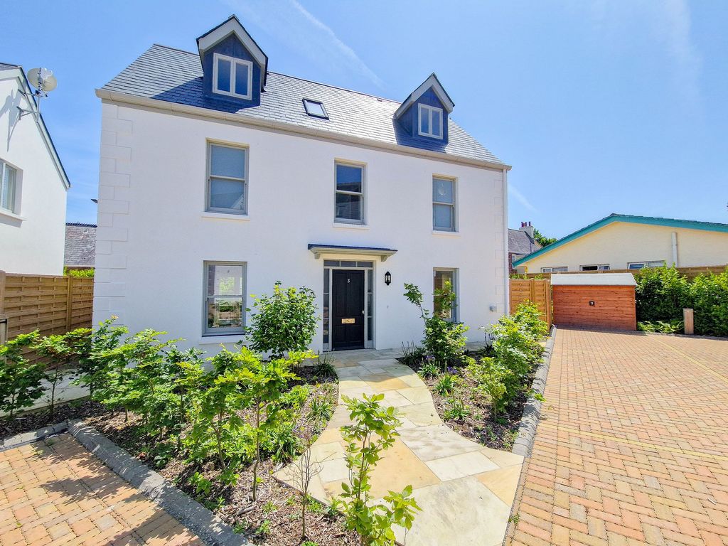 Property photo 1 of 27