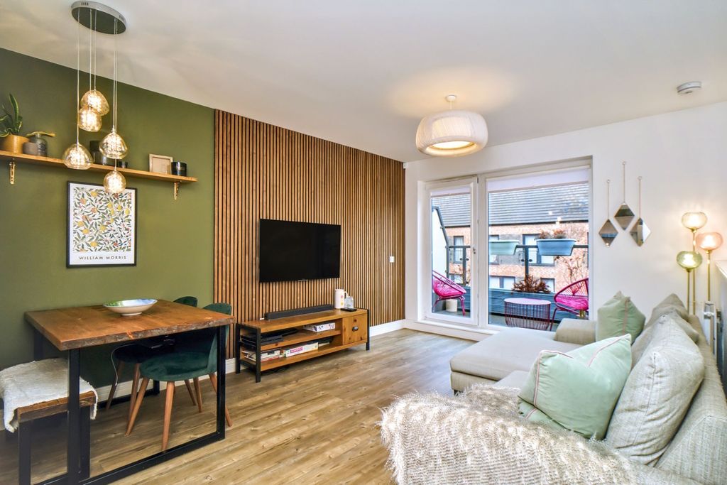 Property photo 3 of 18 4684463