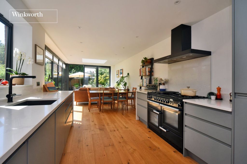 Property photo 2 of 22 Picture No. 07