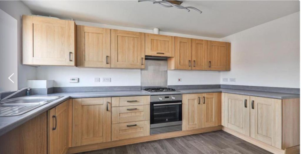 Property photo 2 of 14 Kitchen
