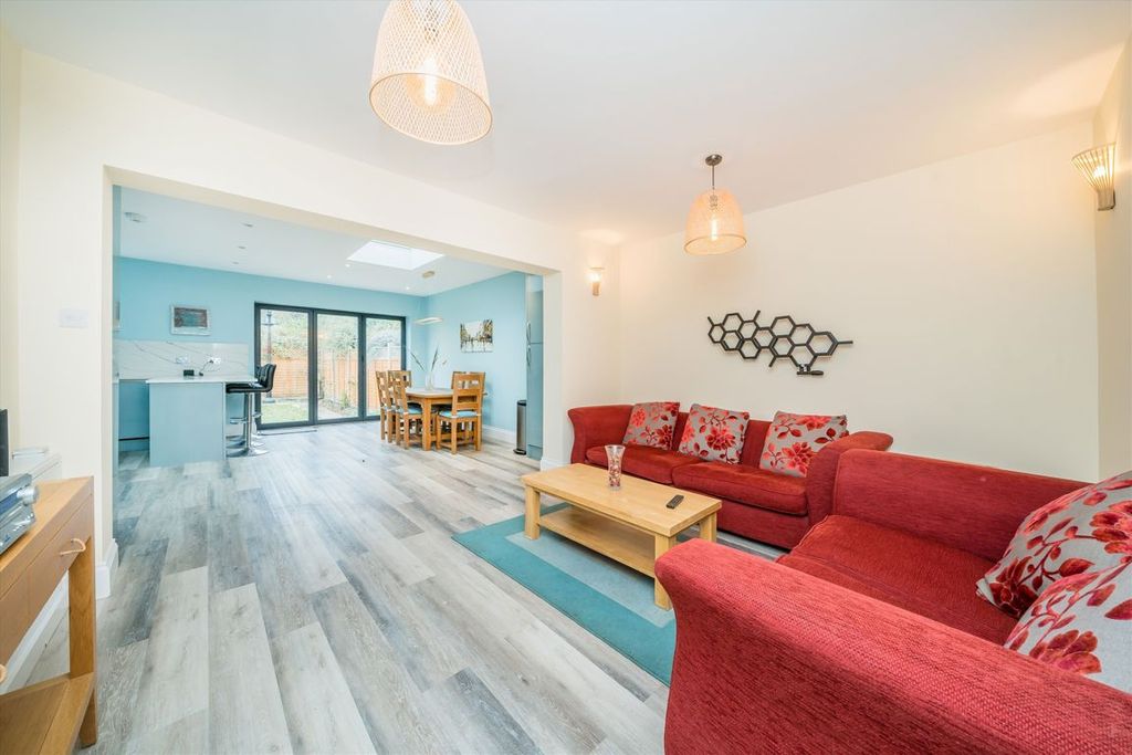 Property photo 2 of 8