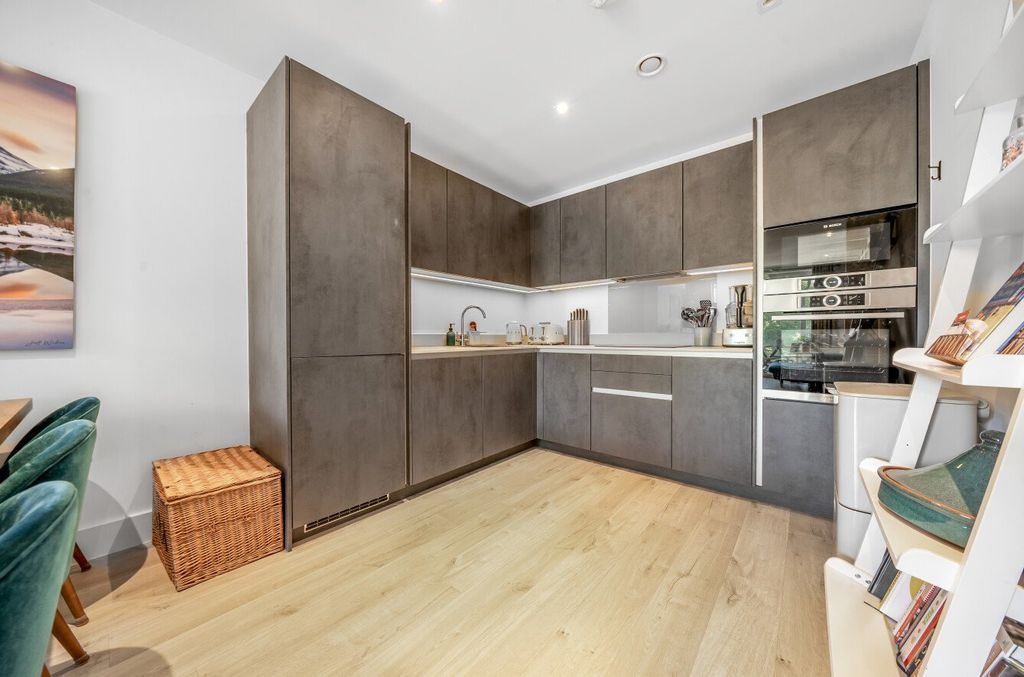 Property photo 3 of 19 Kitchen