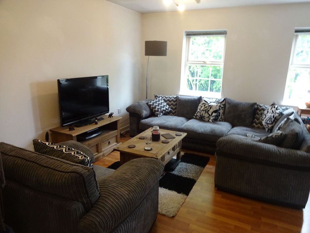 Property photo 3 of 5