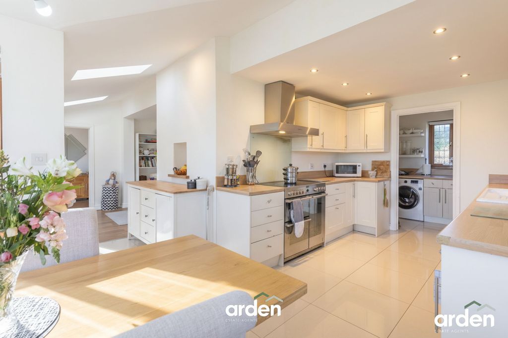 Property photo 3 of 15