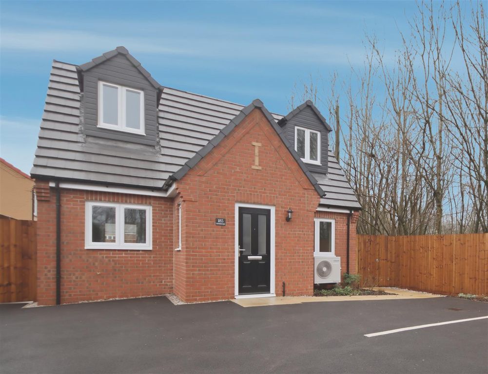 Property photo 1 of 11 Front