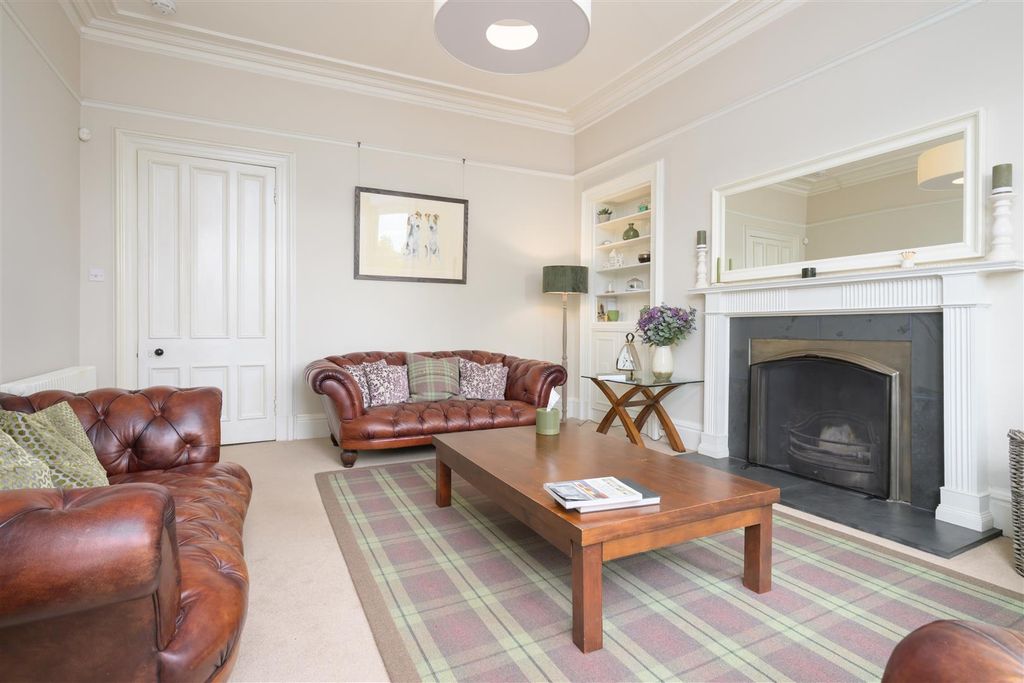 Property photo 3 of 20 7Akingspl-0005.Jpg