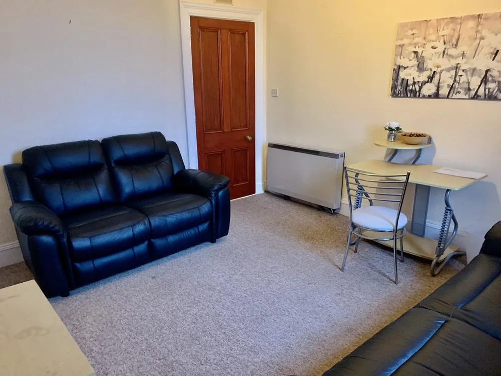 Apartment in Aberdeen, George Street - More
