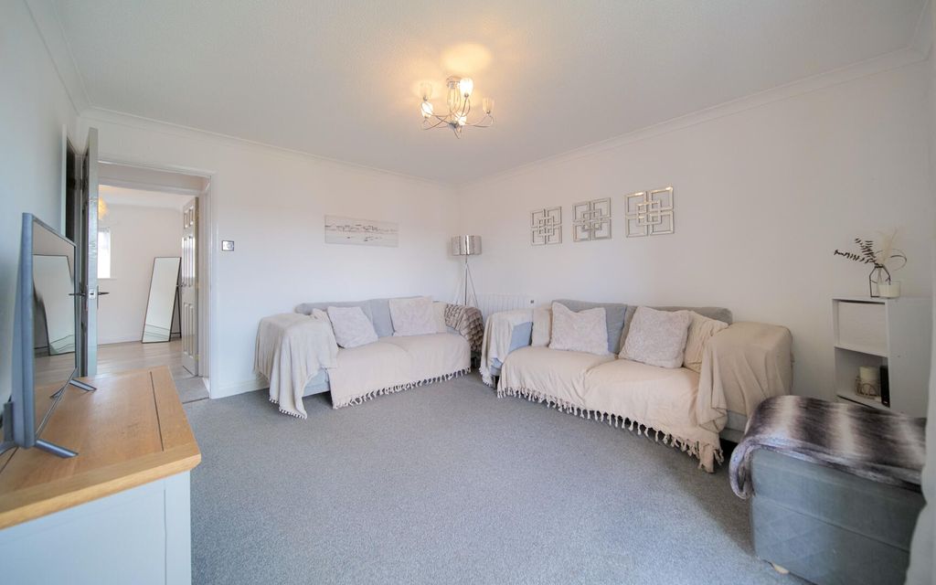 Property photo 3 of 8 Living Room