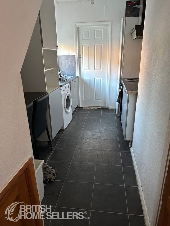 Property photo 3 of 19 Picture No. 13