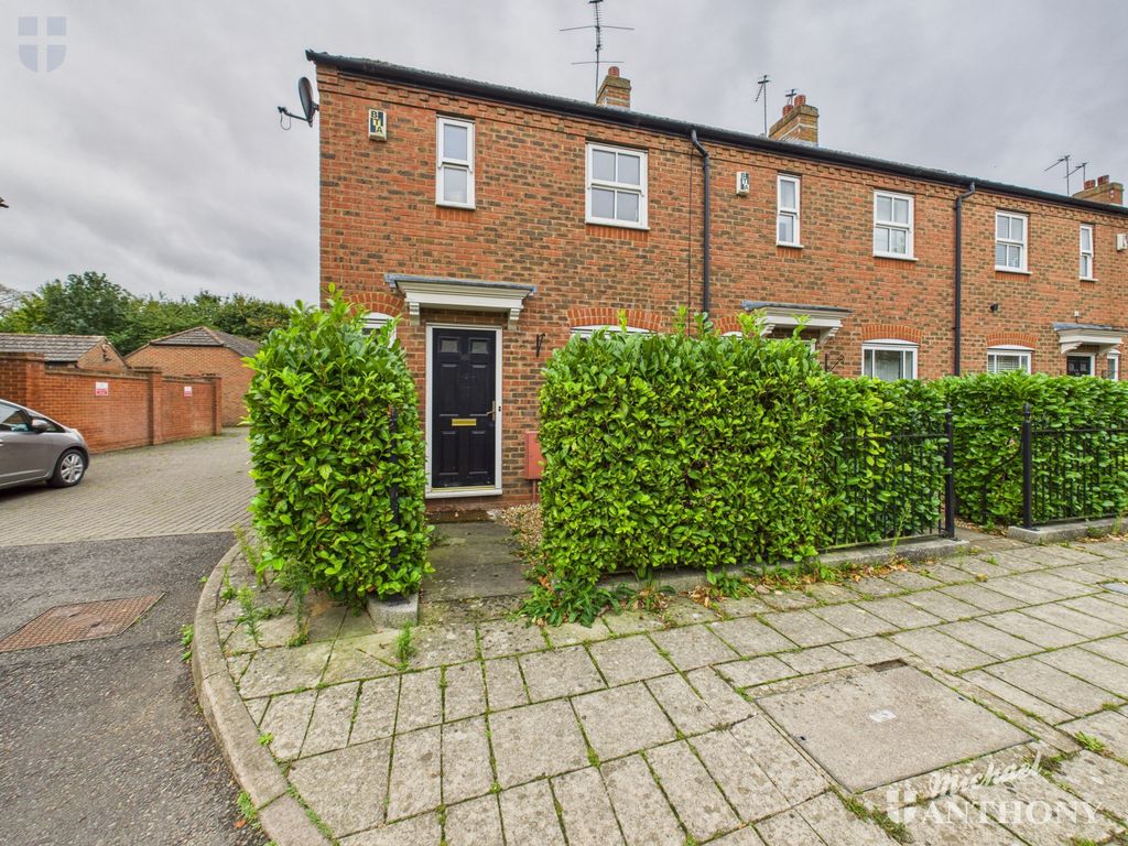 Property photo 1 of 12 Cam03852G0-Pr0422-Still016