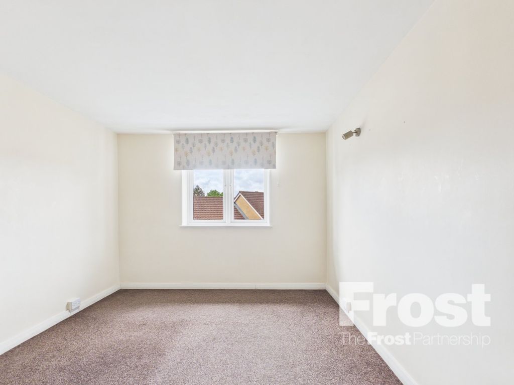 Property photo 2 of 5 Bedroom