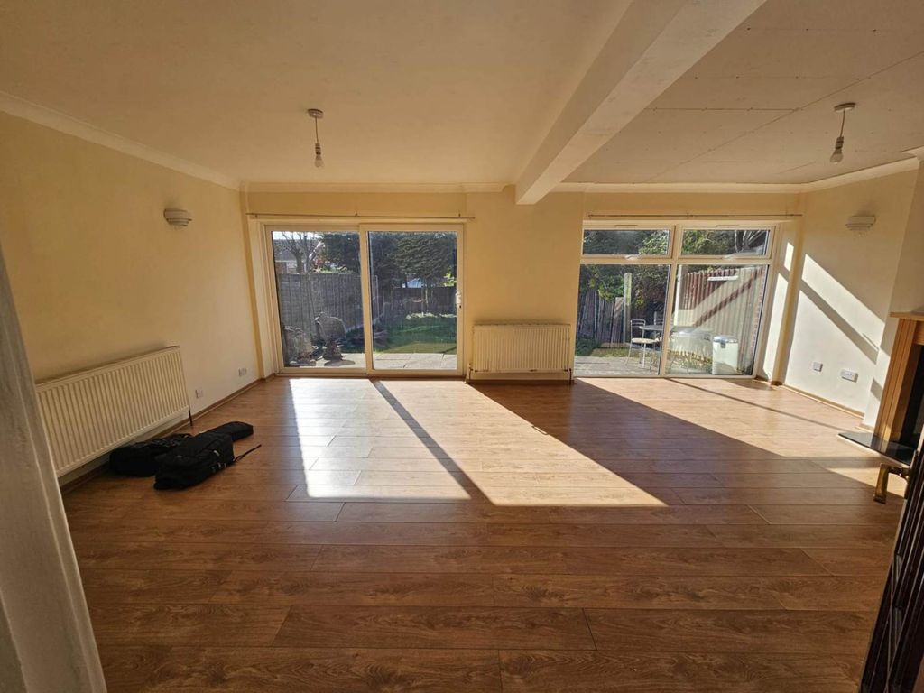 Property photo 2 of 25