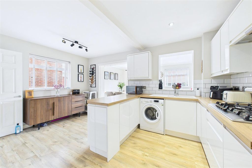 Property photo 3 of 13