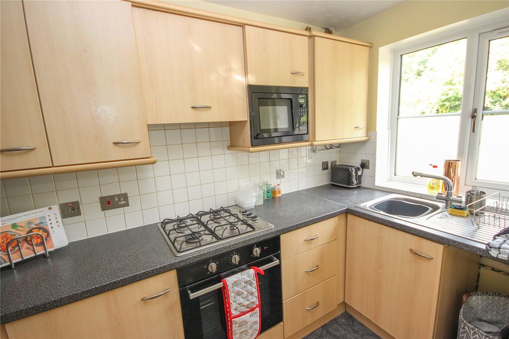 Property photo 2 of 9 Picture No. 17
