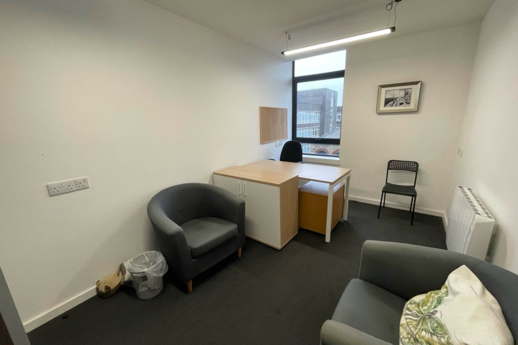 Property photo 1 of 1 305 