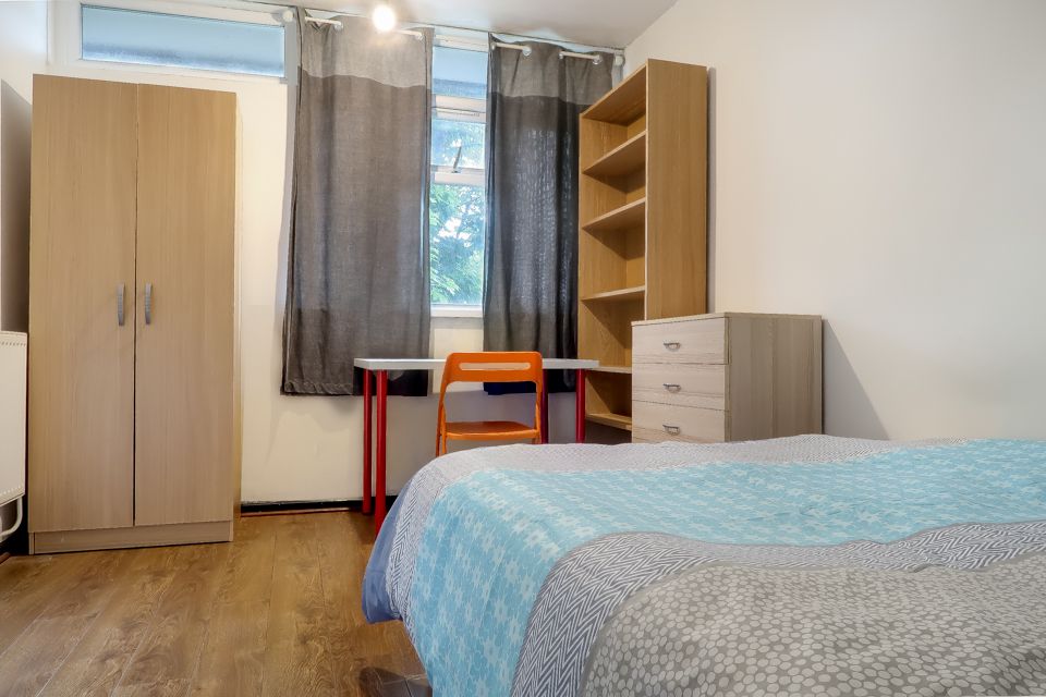 Property photo 2 of 8