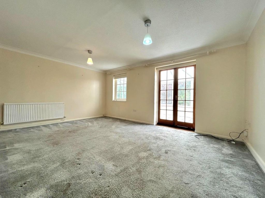Property photo 2 of 16 18.Jpg