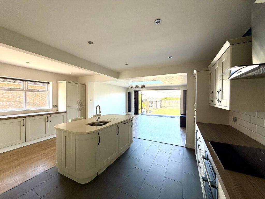 Property photo 2 of 13 Kitchen