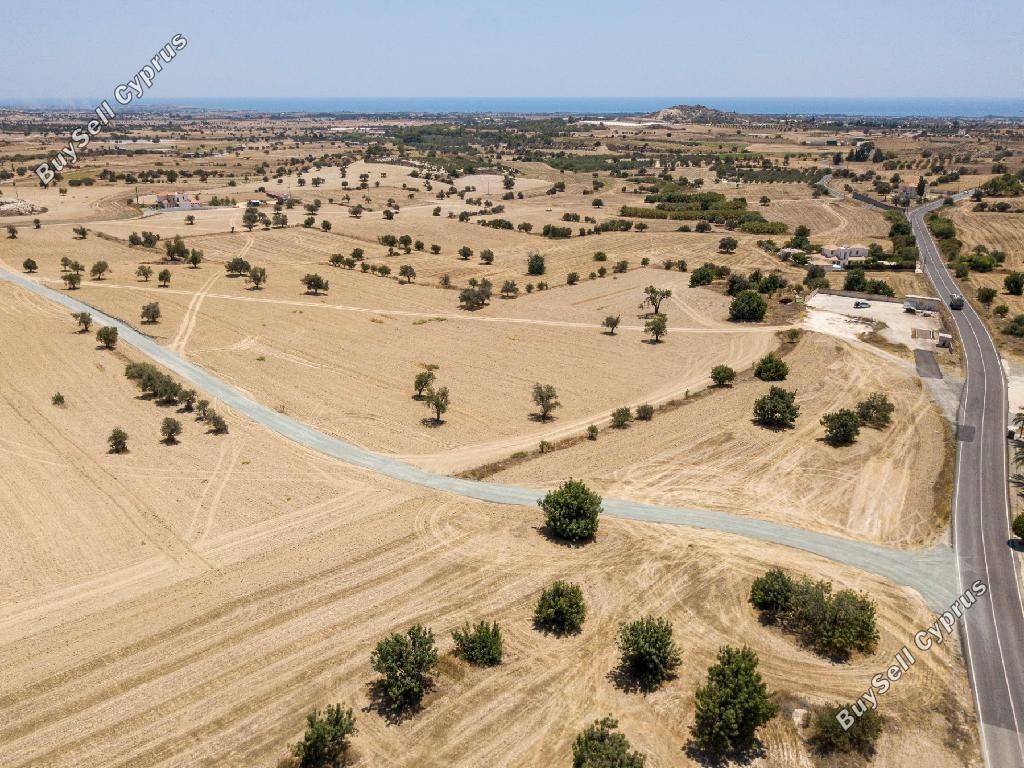 Property photo 3 of 12