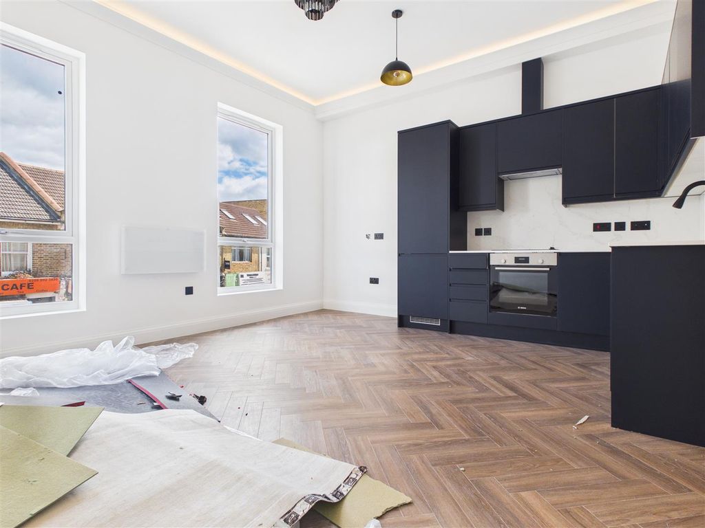 Property photo 2 of 5 Cam04419G0-Pr0077-Still010.Jpg