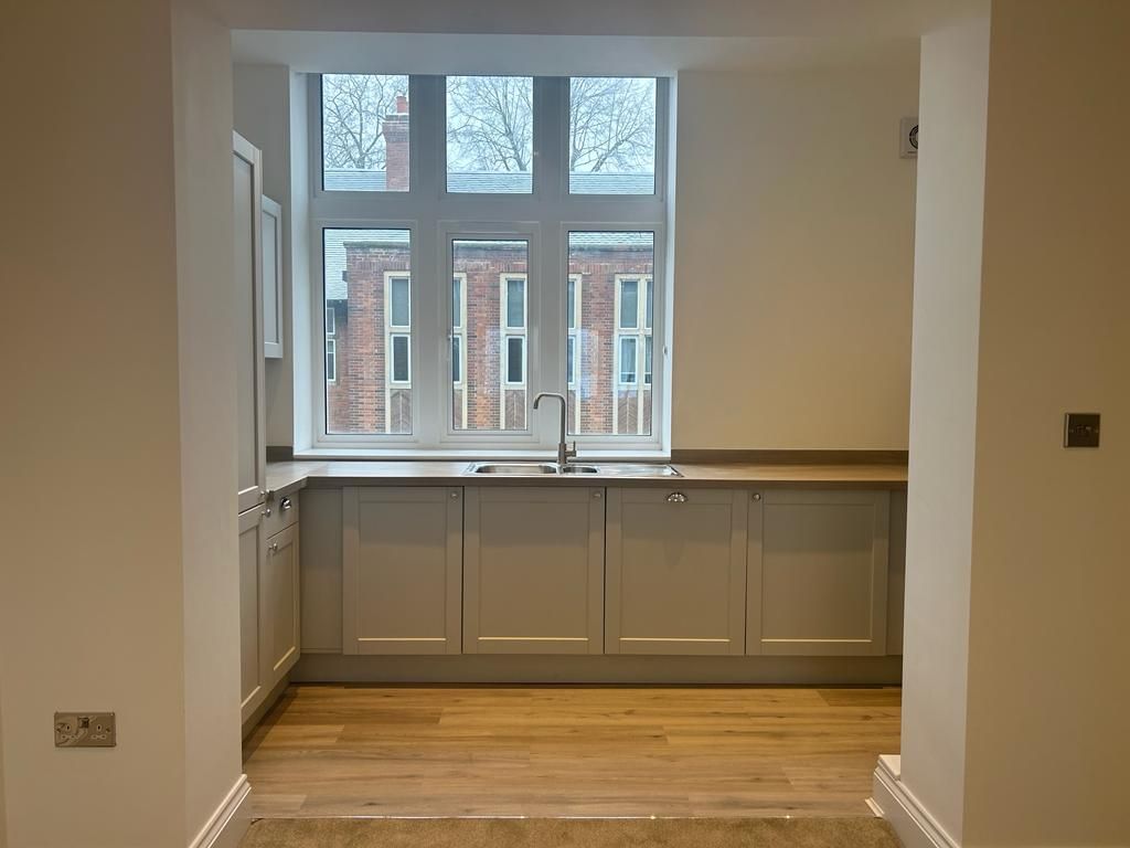 Property photo 2 of 8 Kitchen