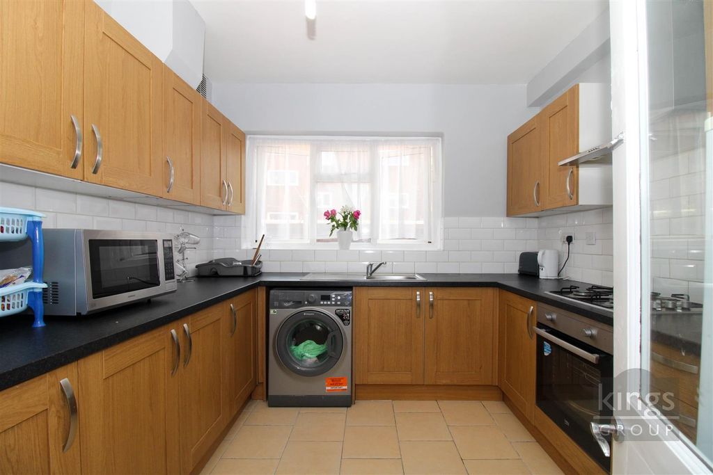 Property photo 2 of 11 Kitchen.Jpg