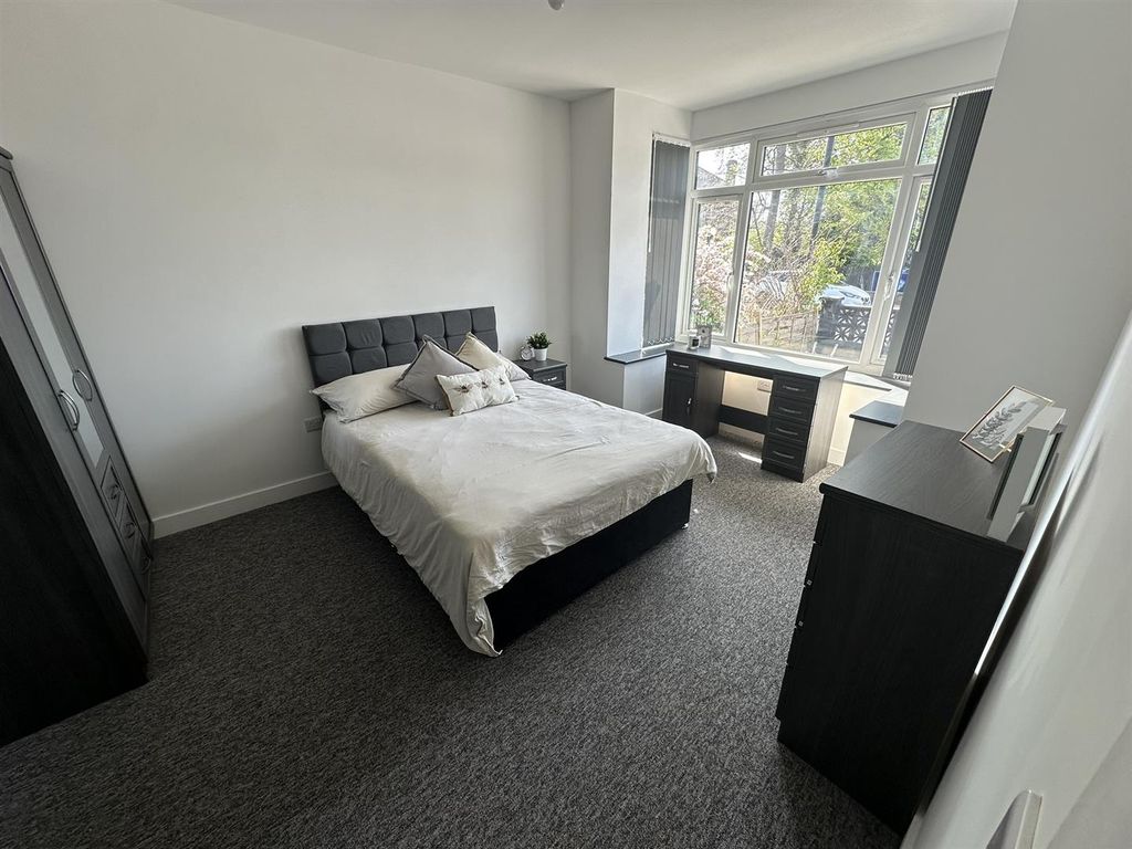 Property photo 1 of 9 Room 1