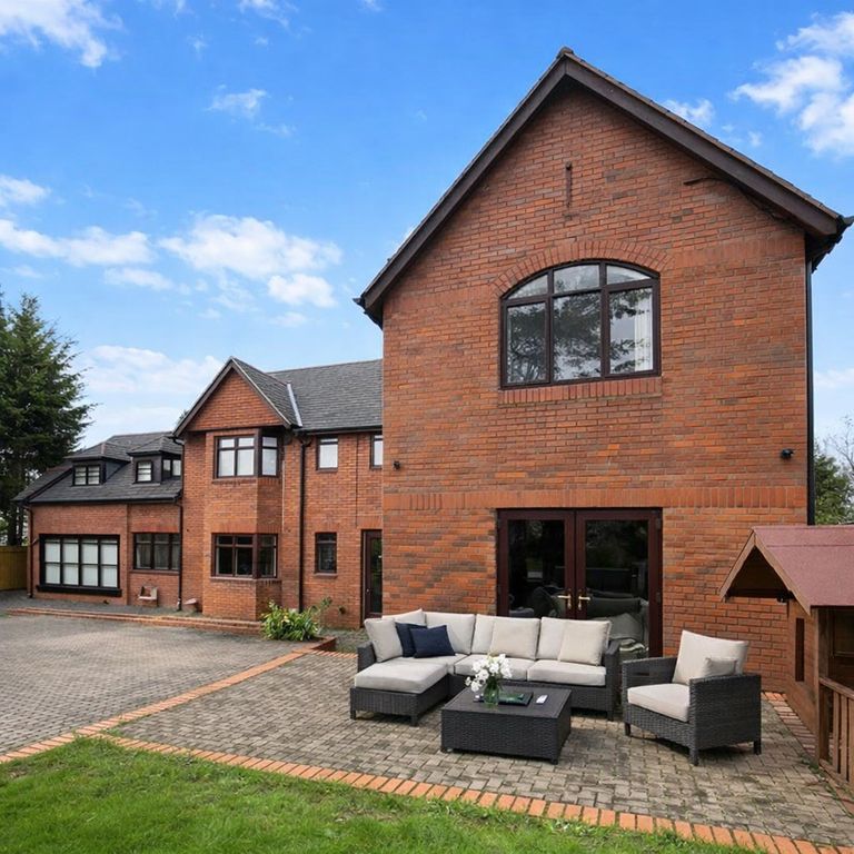 Property photo 2 of 28 Gallery