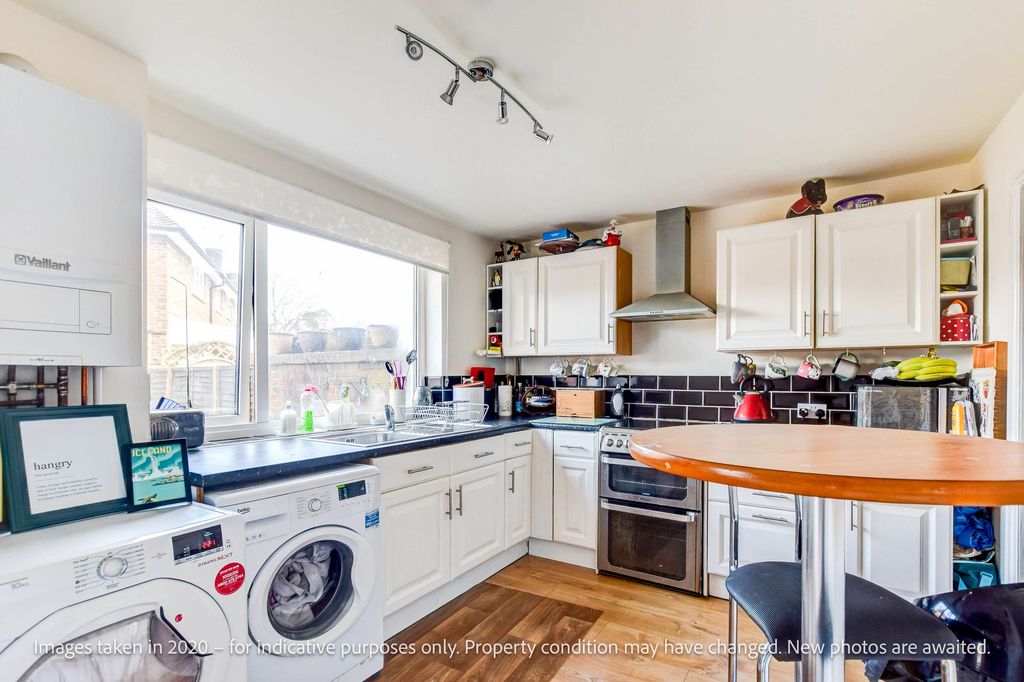 Property photo 3 of 12