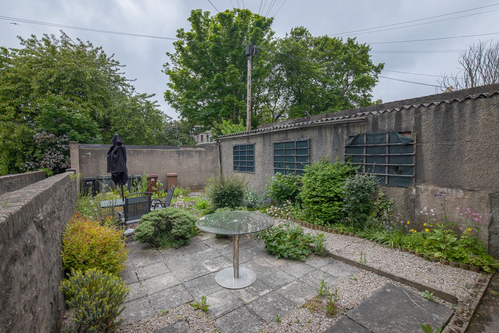 Property photo 1 of 15 Garden1