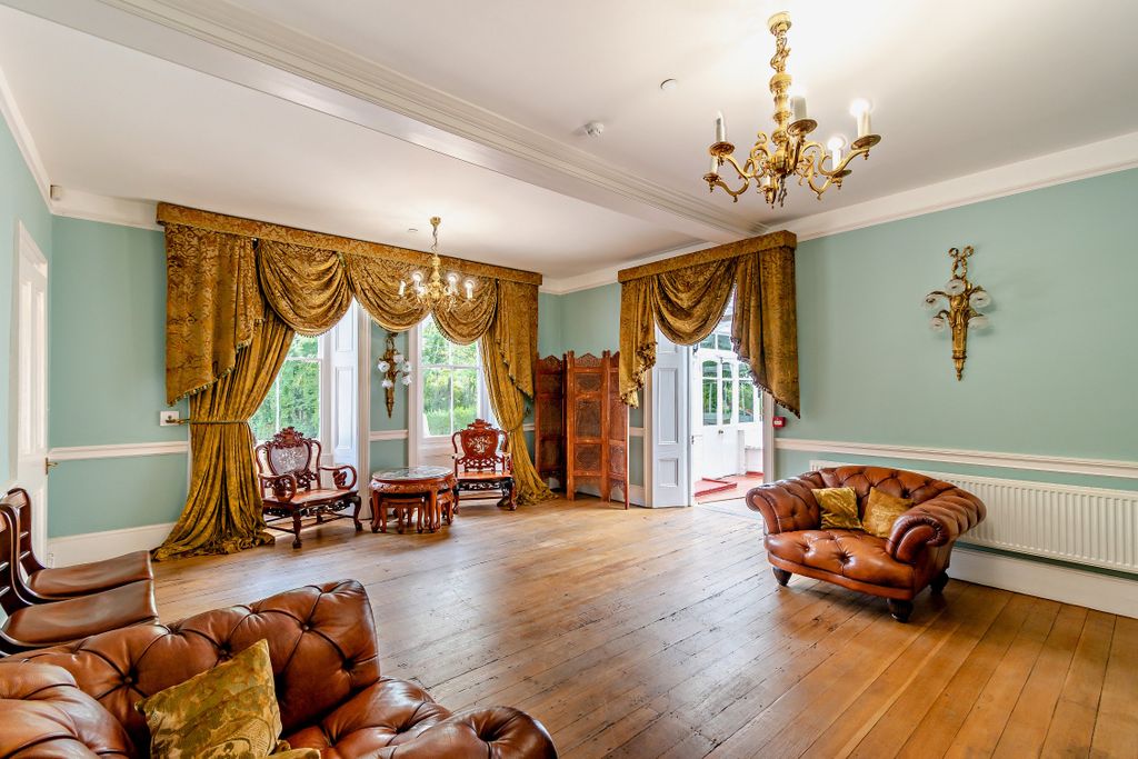 Property photo 2 of 14 Drawing Room