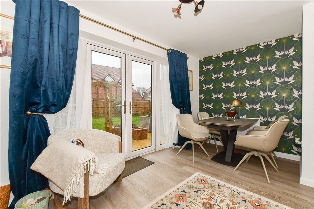 Property photo 3 of 11 Lounge/Kitchen