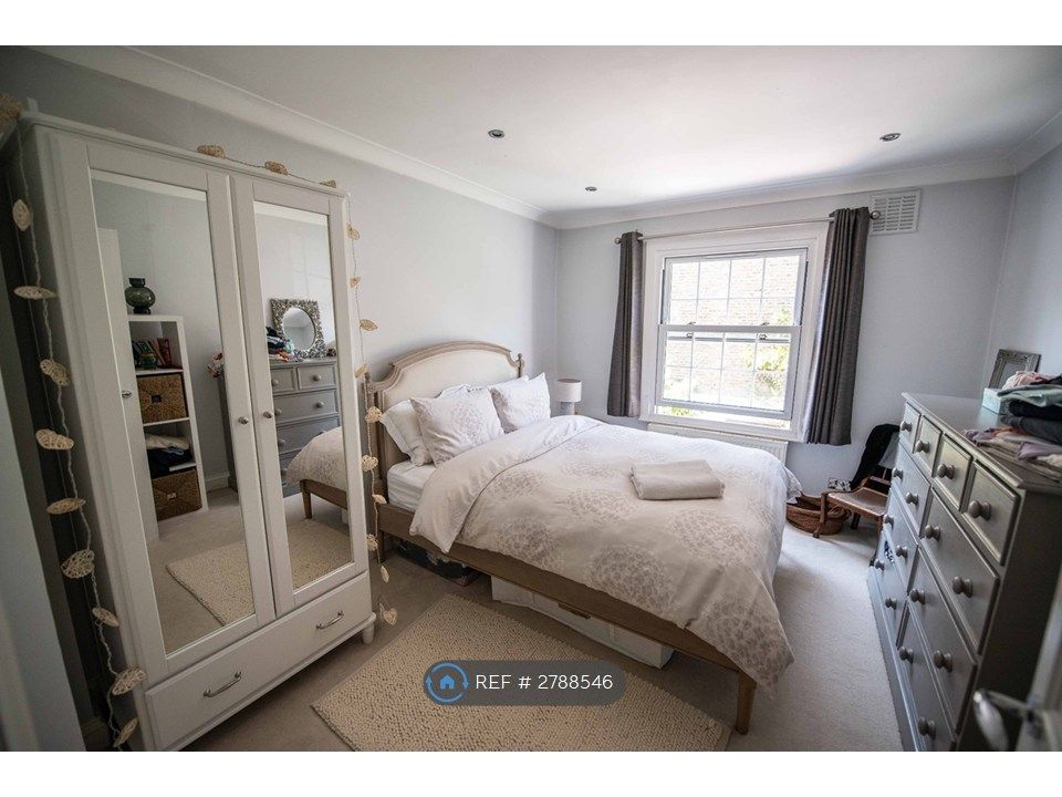 Property photo 3 of 12 Bedroom 2