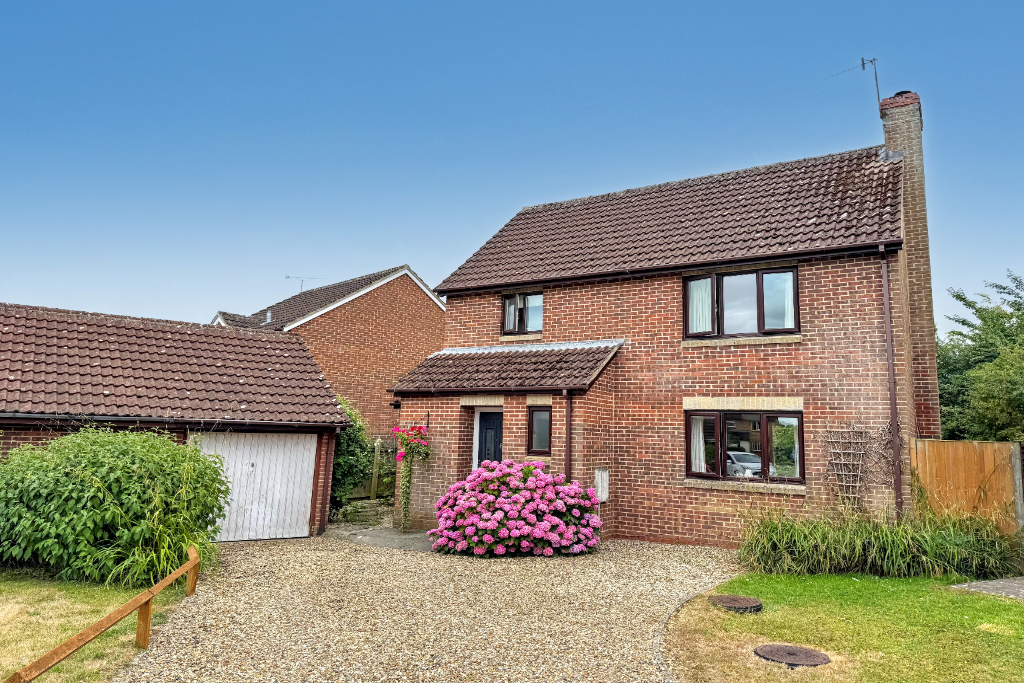 Property photo 1 of 18 Newfrontportalsize