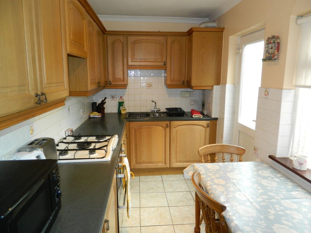 Property photo 2 of 9 Fitted Kitchen