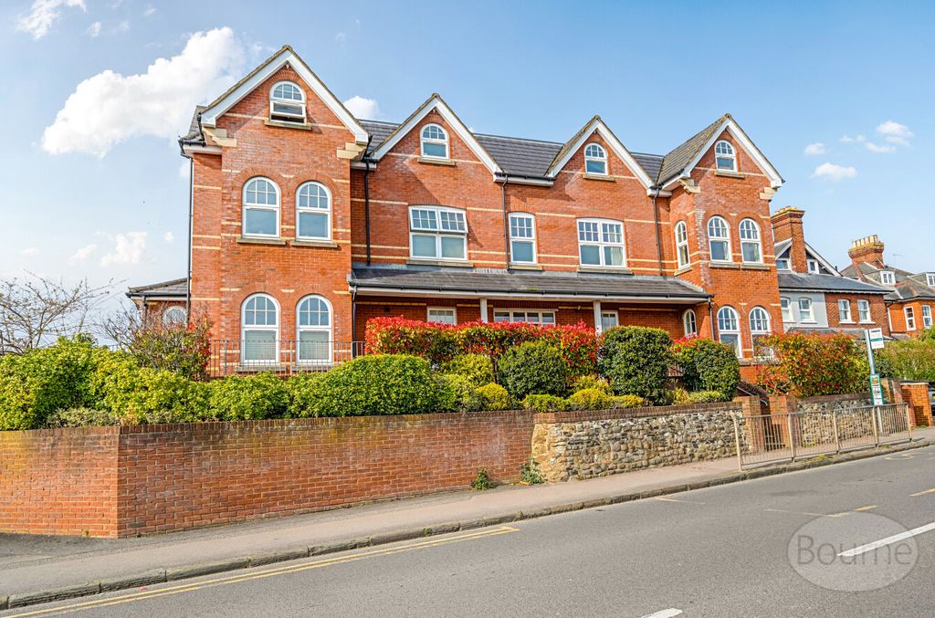 Property photo 1 of 12 d6617Bc3-B72B-496...